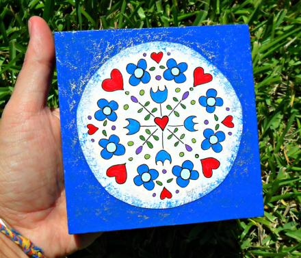 Dutch tile round